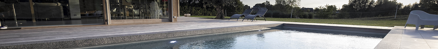 A bio-mineral swimming pool respects living organisms and draws its inspiration directly from nature