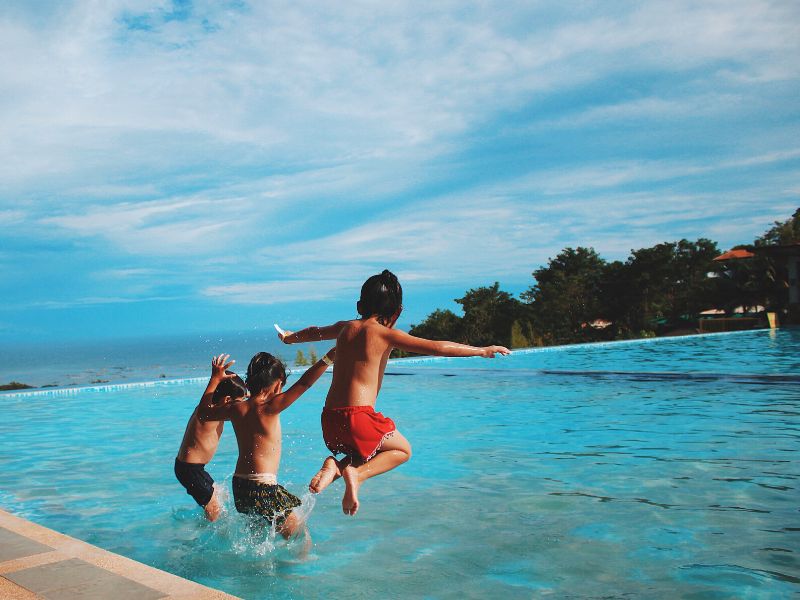 Trichloramine: The Danger of Chlorinated Swimming Pools